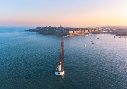 Le phare du Môle, vu du ciel