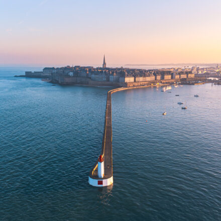 Le phare du Môle, vu du ciel